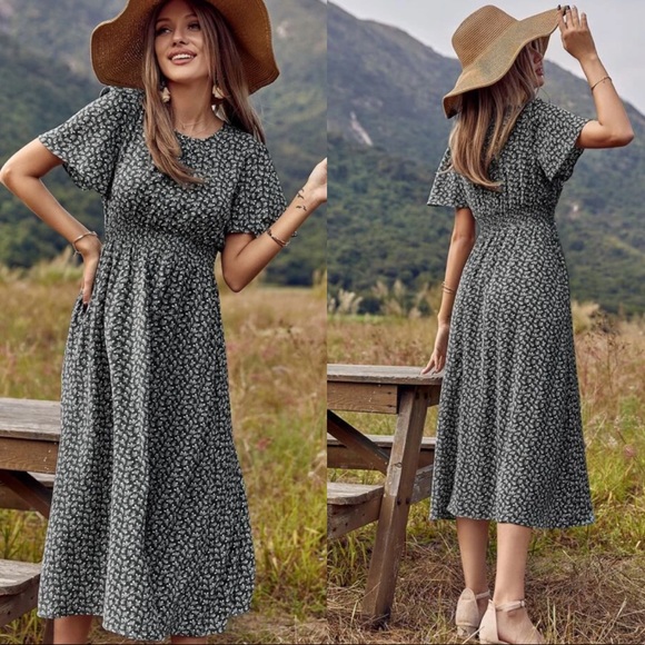 Boho floral print shirred dress - Picture 2 of 6